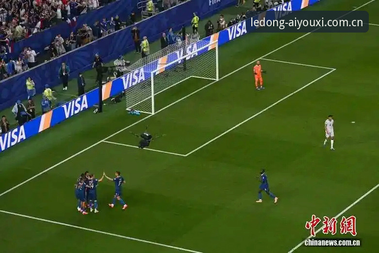 法国3-0伊拉克赛后复盘：德尚的选择难题与登贝莱的节奏——爱游戏体育赛事数据新版深度评测